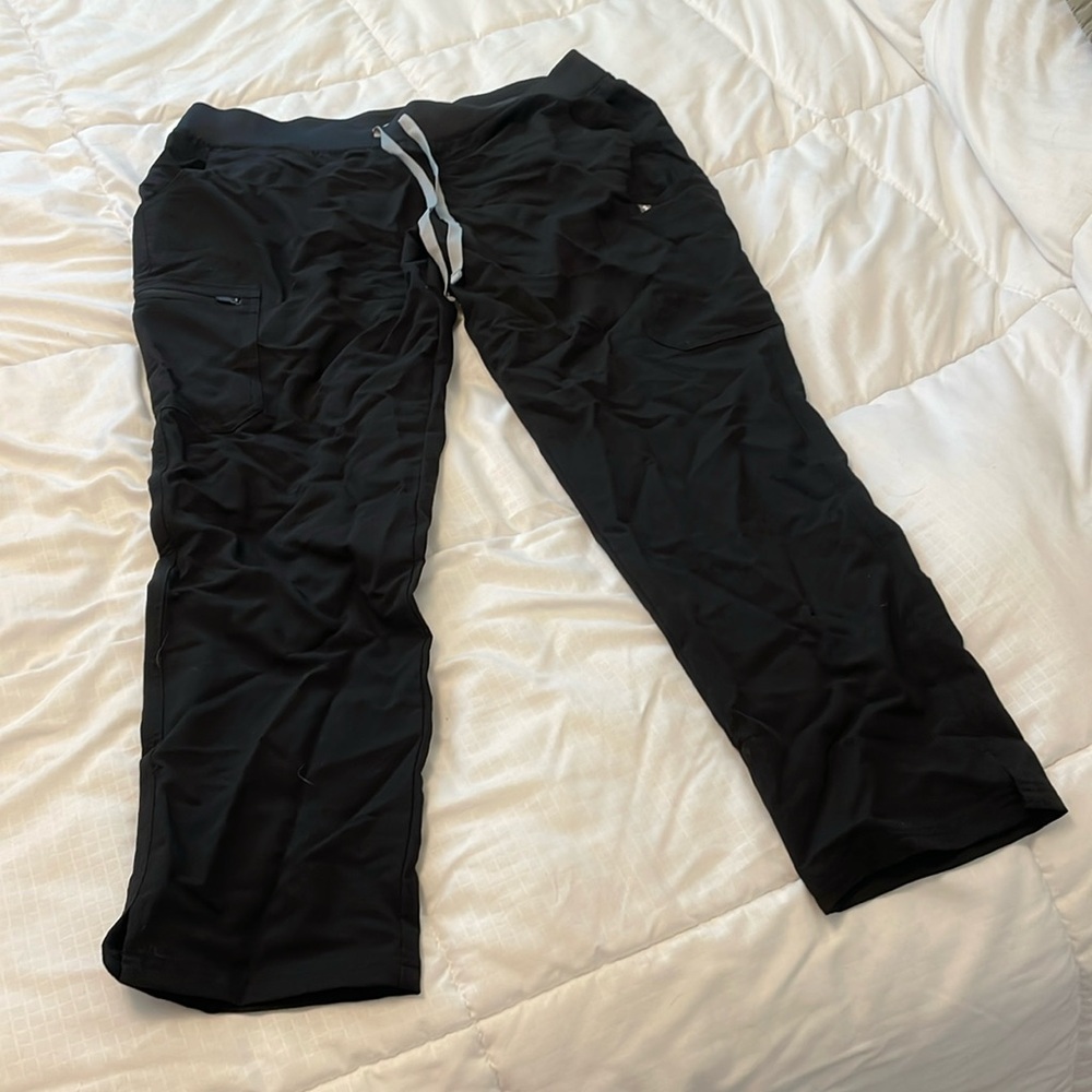 XL Black Figs